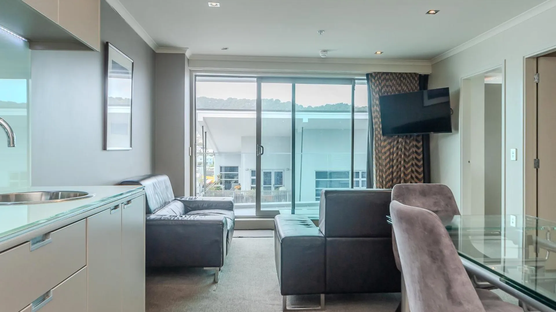 Aparthotel 70 Tory Wellington 4*,