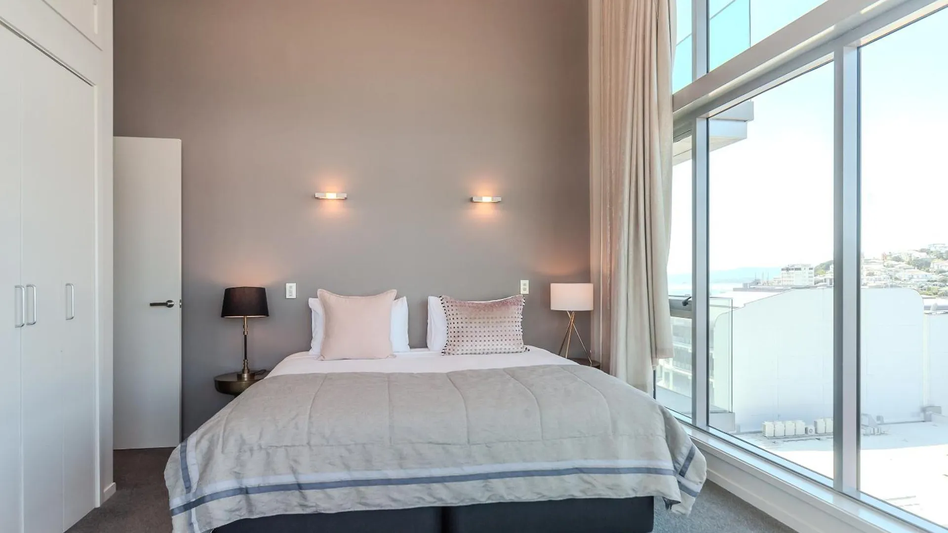 ****  70 Tory Aparthotel Wellington New Zealand